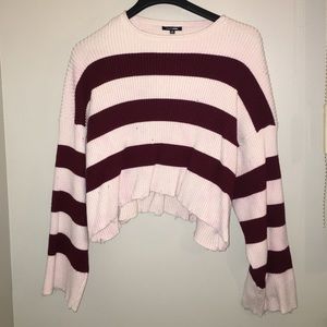 RUSTIC CROP SWEATER W/ HOLE DETAIL